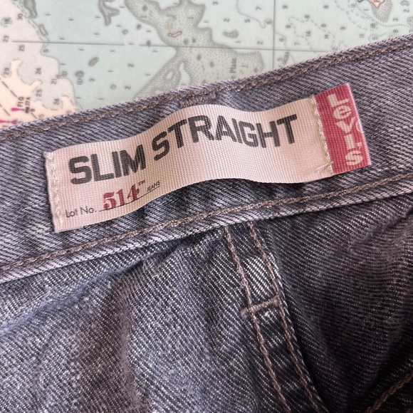 Vintage Levi's 514 Distressed Slim Straight Jeans - Picture 9 of 9